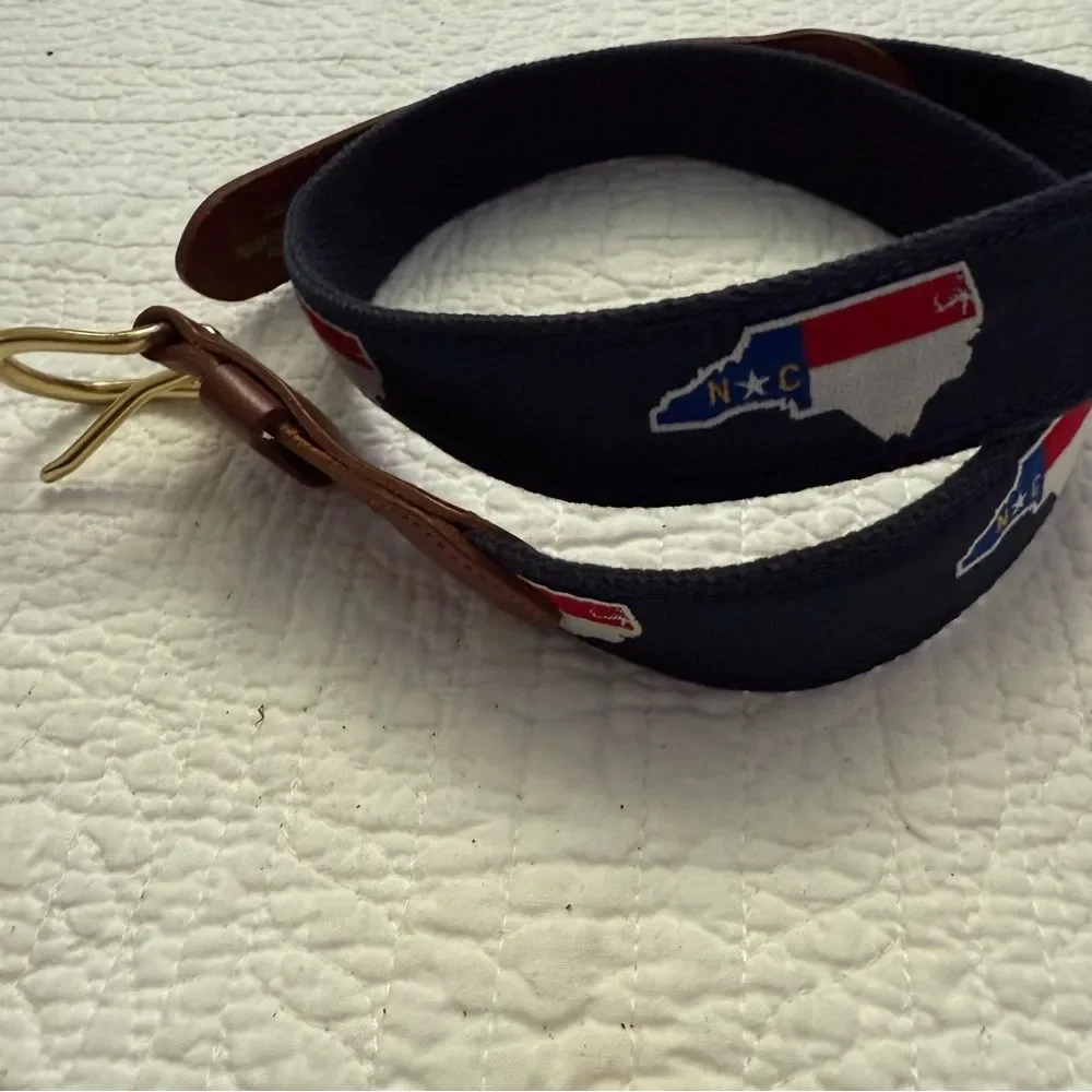 Leatherman Limited Youth belt 32 Stylish Navy Belt with North Carolina logo